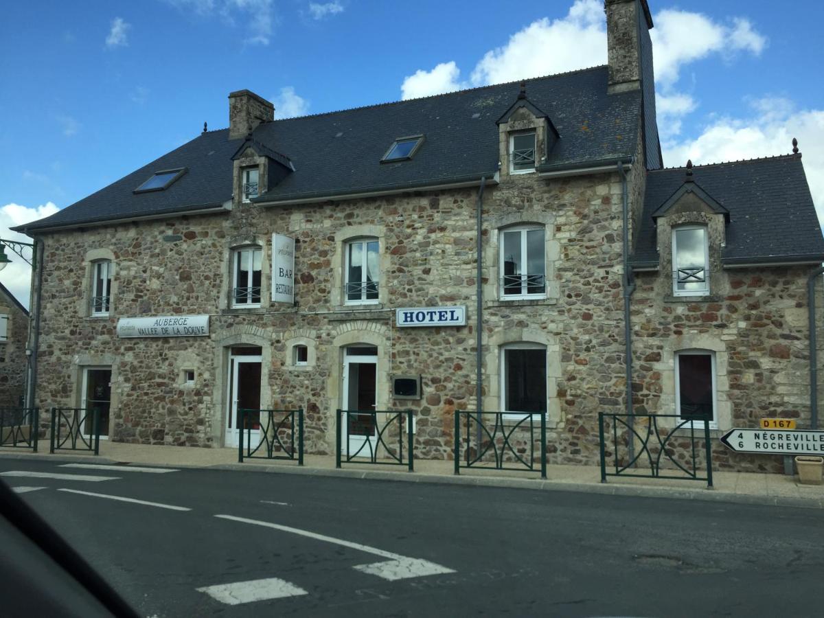 Auberge vallée de la douve L'Etang-Bertrand Exterior foto